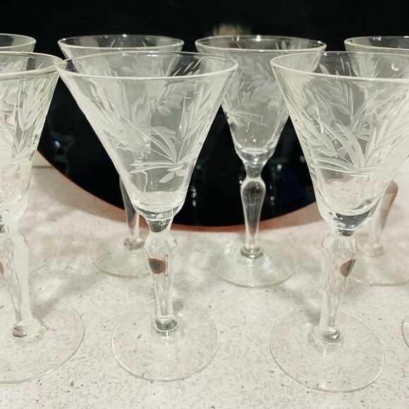 Vintage clear etched crystal cordial wine glasses 8 stems shots sherry 1 fl oz - Picture 7 of 7